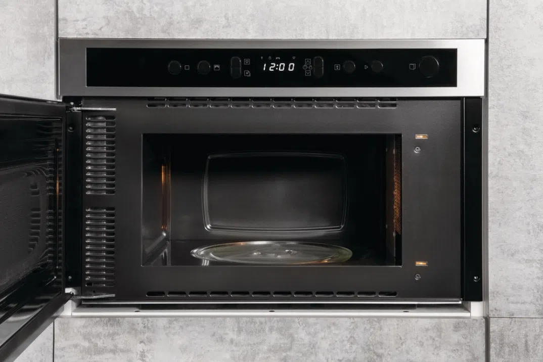 Cuptor cu microunde incorporabil Hotpoint-Ariston MN 512 IX HA 4