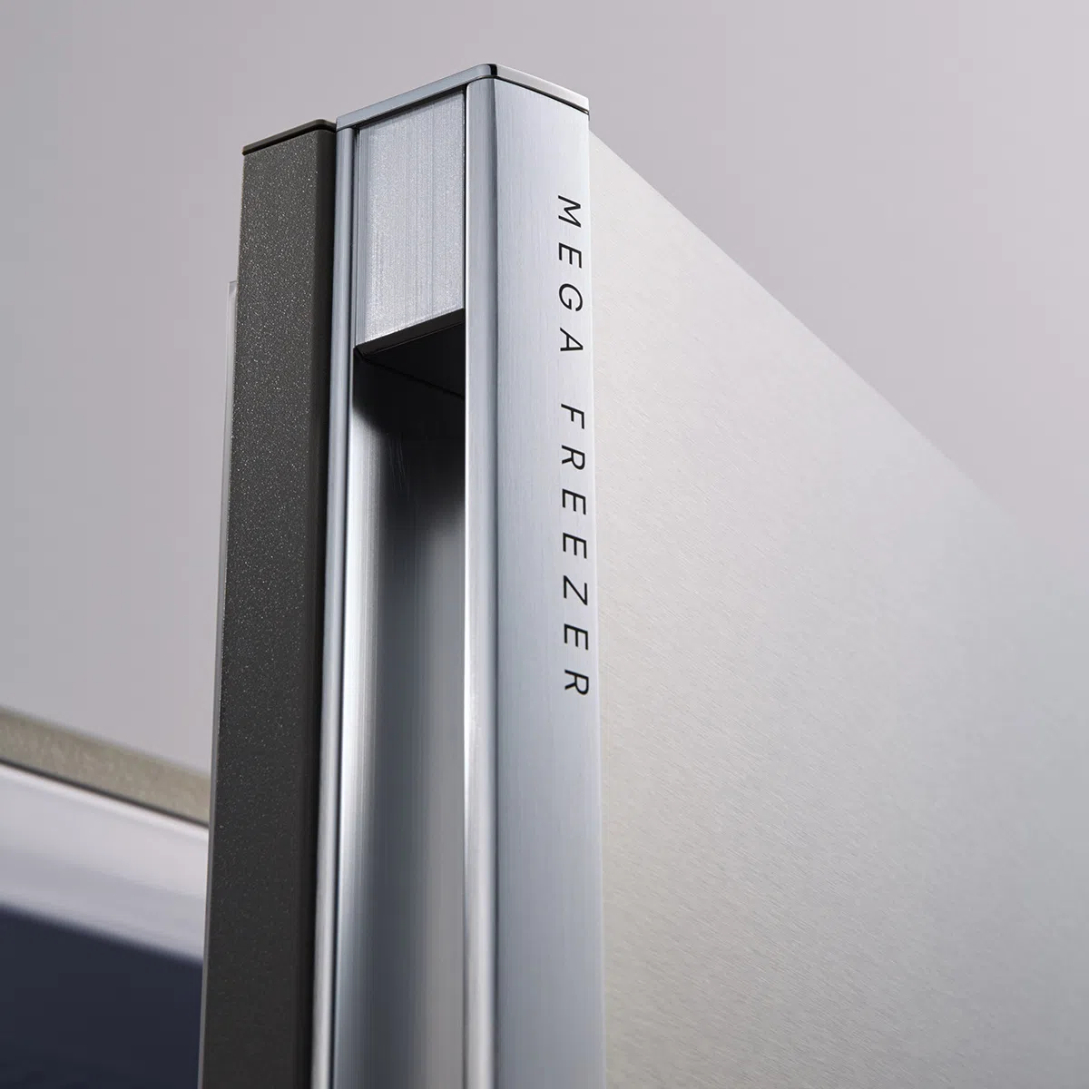 Холодильник Sharp SJXG690GSL 4
