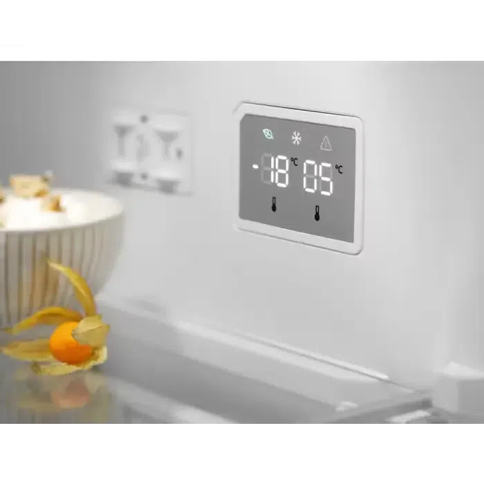 Холодильник Electrolux LNT7ME36G2, Белый 3