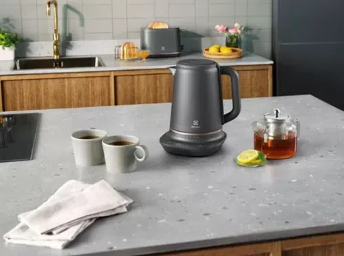Чайник электрический Electrolux E7K1-6BP 4