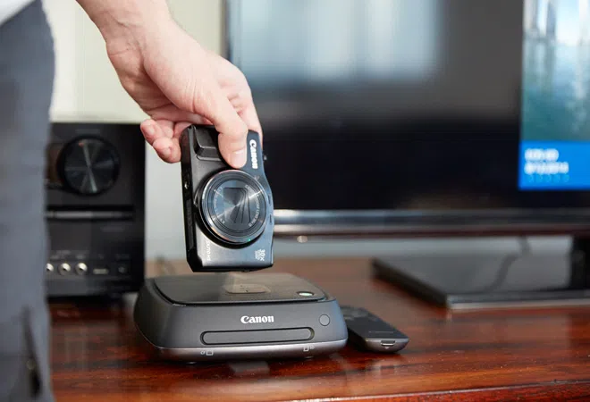Connect Station Canon CS100CIS, 1TB, NFC, WiFi, HDMI, 10BASE-T, 100BASE-TX, 1000BASE-T, USB2.0, Memory card slots CF/SD + Remote Control CS-RC1 + cloud services or social media like Flickr®, Facebook™, Google™ and irista