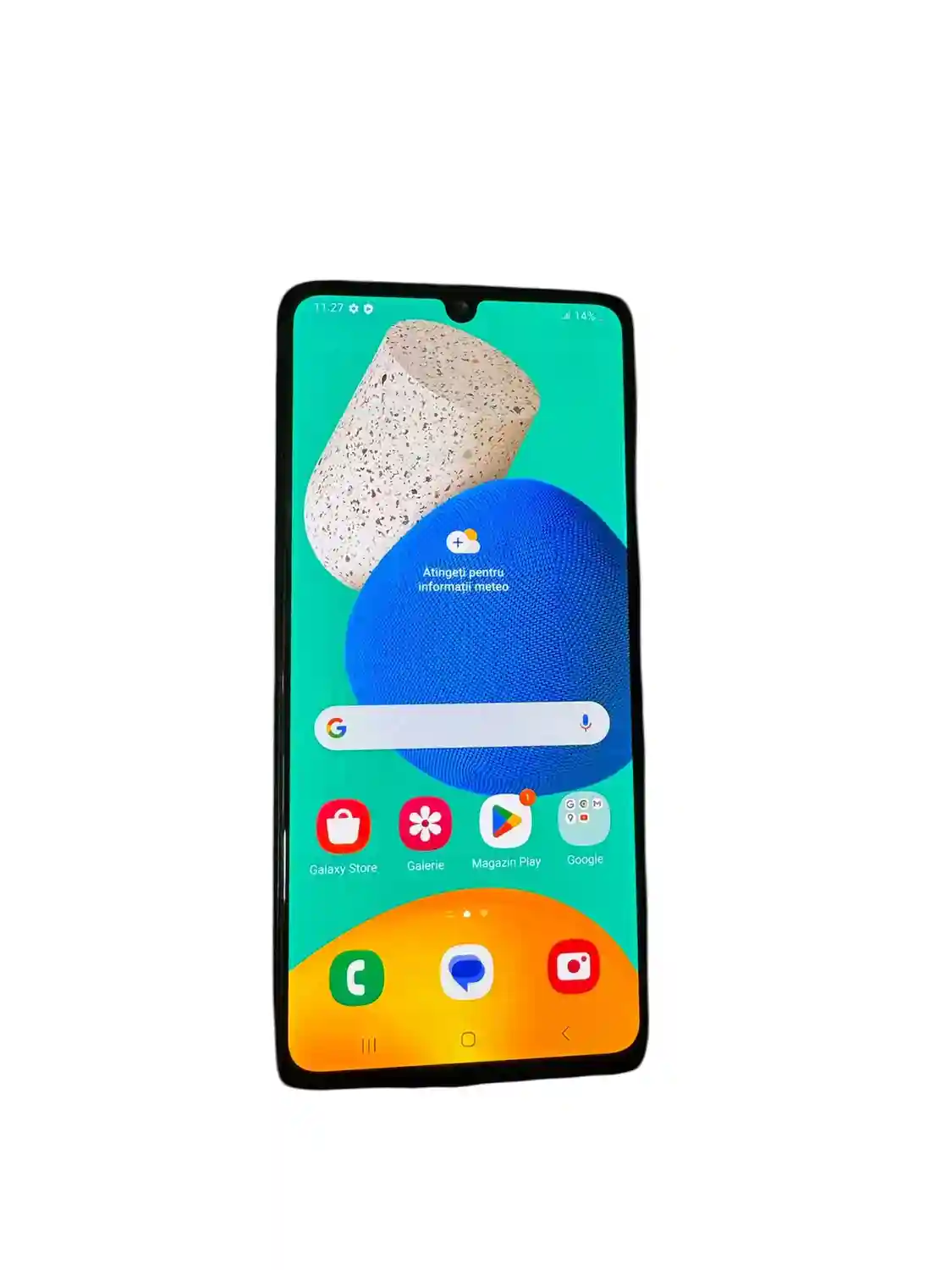 M325 M32 6 GB / 128 GB