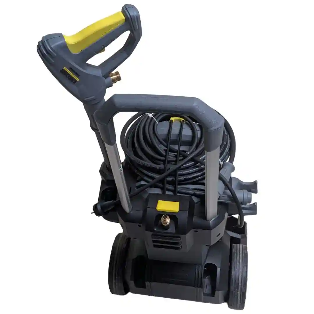 Пылесос Karcher с насадками 