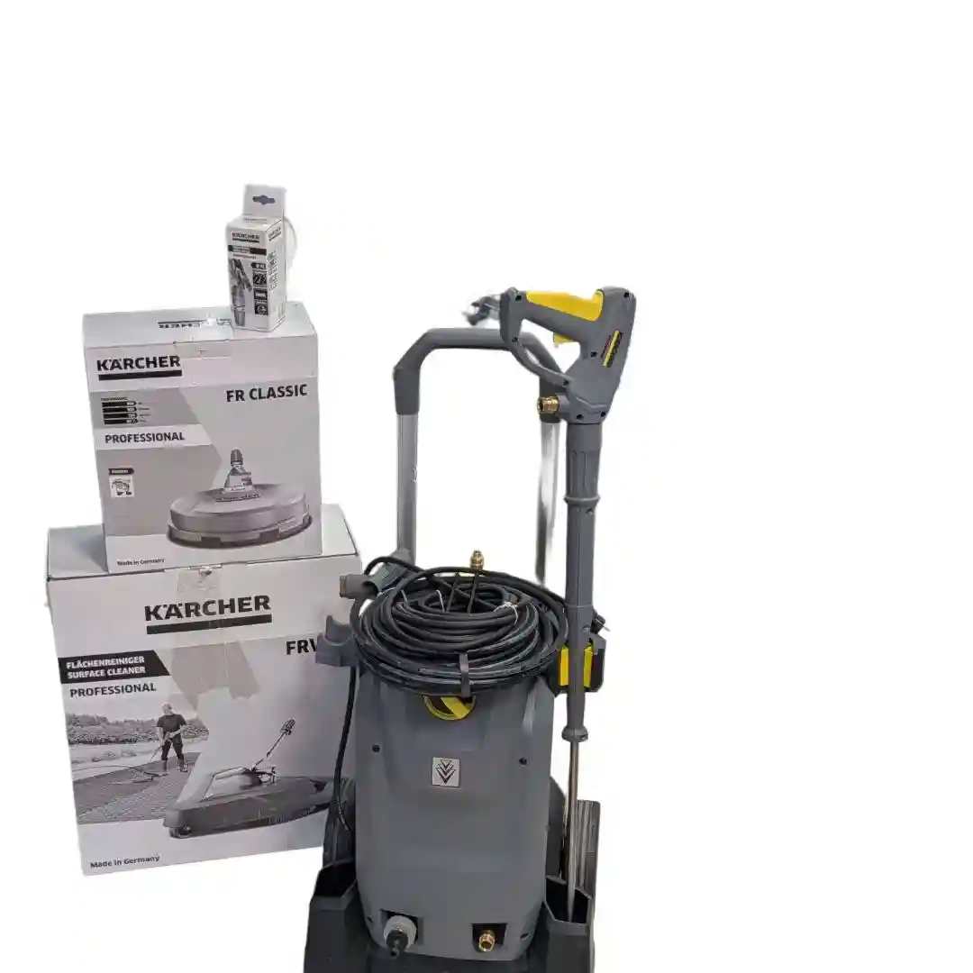 Пылесос Karcher с насадками 