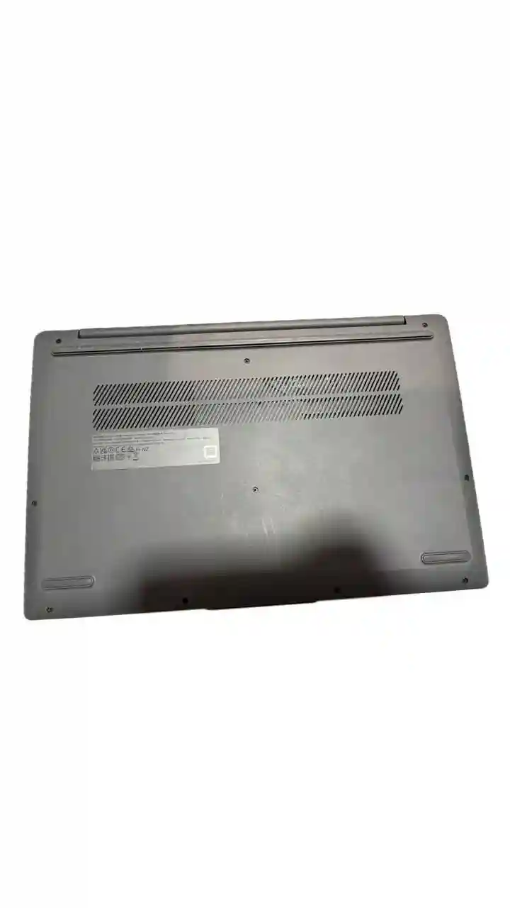 IdeaPad Slim 3 15AMN8 / AMD Ryzen 3 7320U / 8GB / 256GB SSD