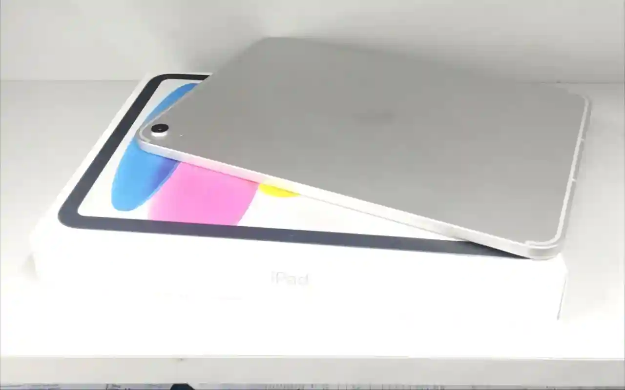 Планшет Apple iPad 2025 11" 5G Серебряный 6 ГБ | 256 ГБ | 12 Мп | MD7K4TY/A