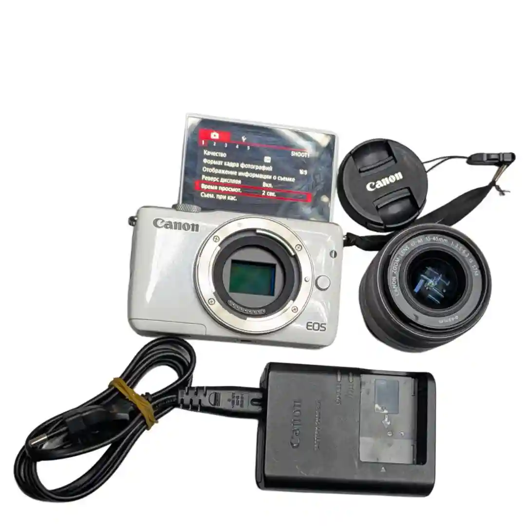 EOS M10 & EF-M 15-45 STM