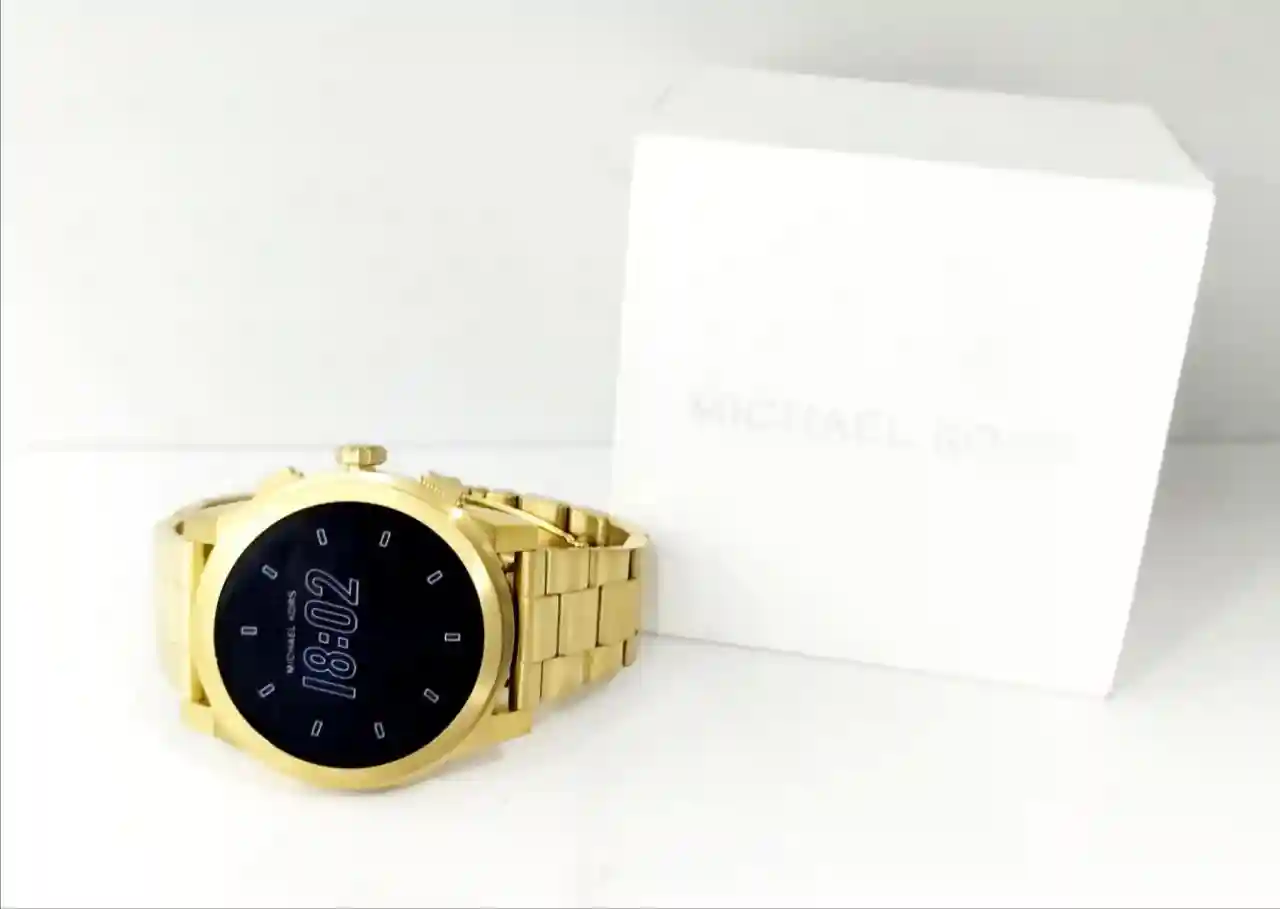 Michael Kors Access Runway 41 