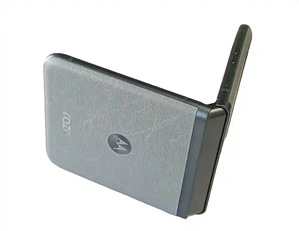 Razr 40 8 GB/ 256 GB/ Dual SIM -