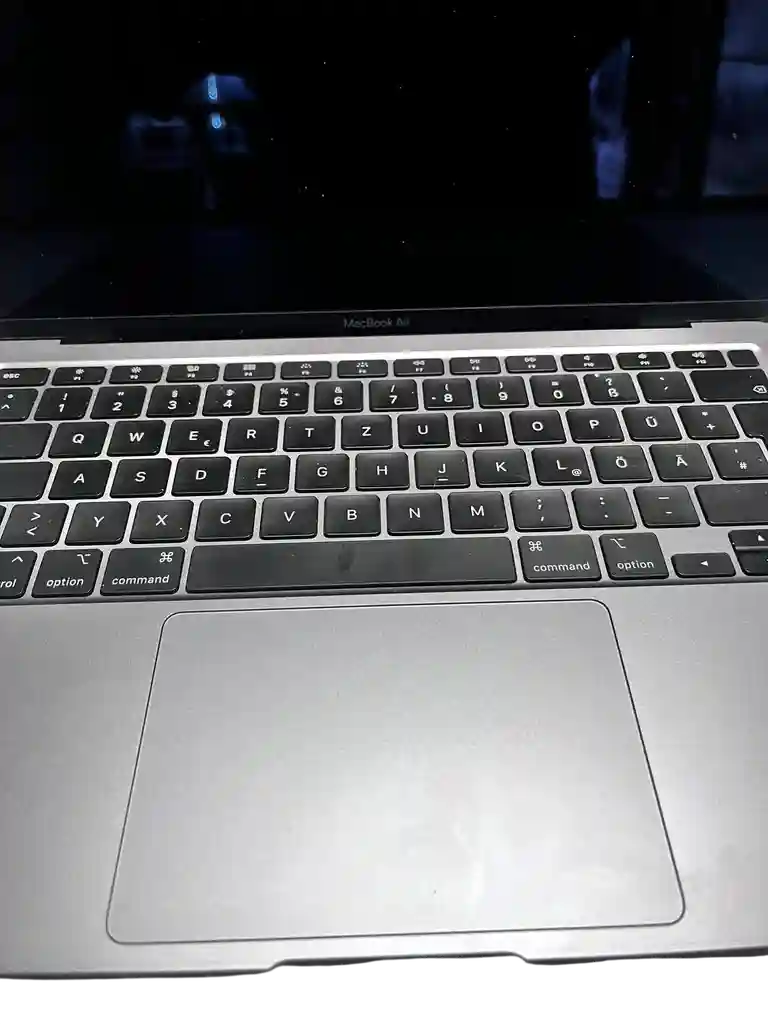 MacBook Air  (2020) 13.3"  / 8GB / 256GB