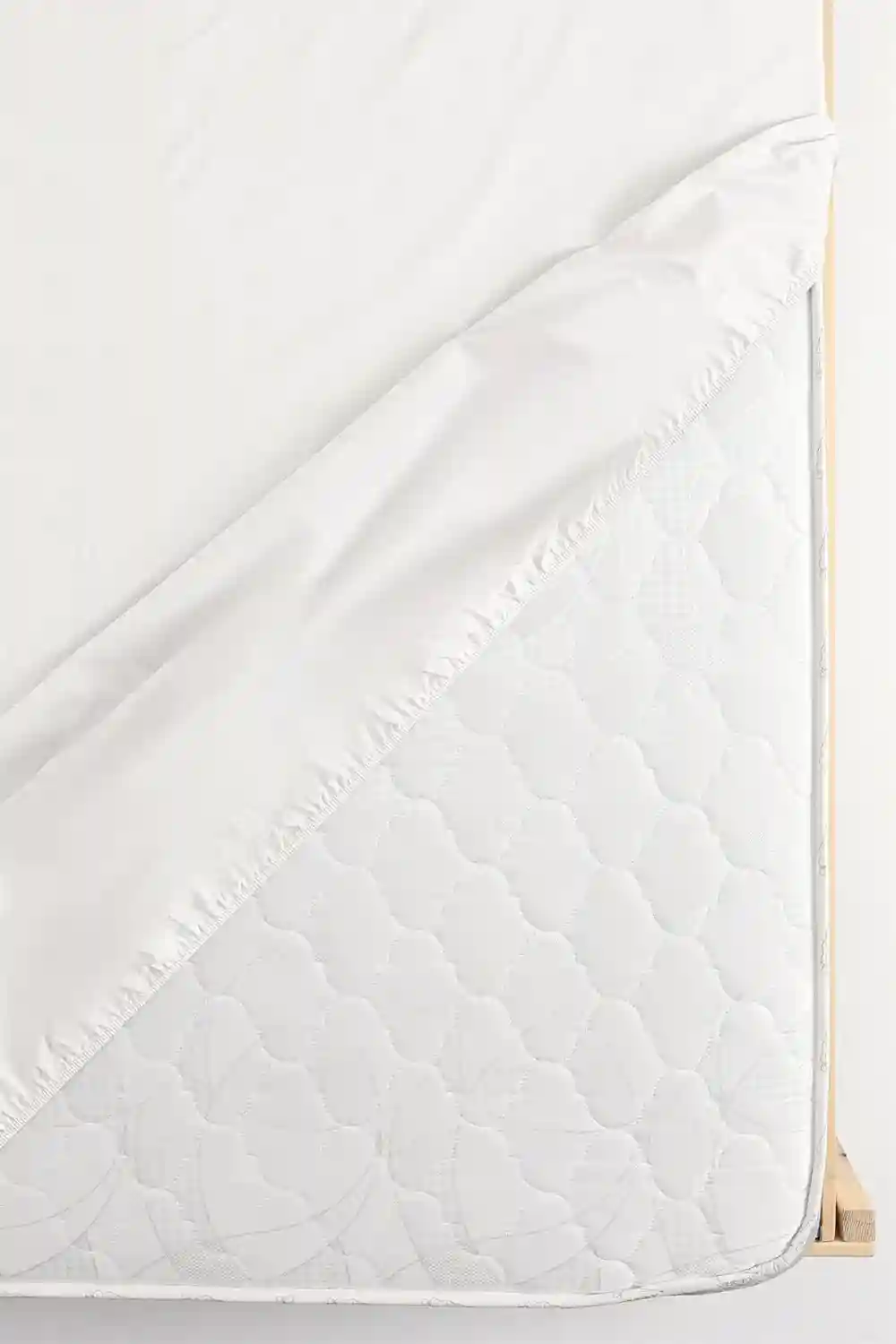 Set cearceaf cu feţe de perne, EVA Alb