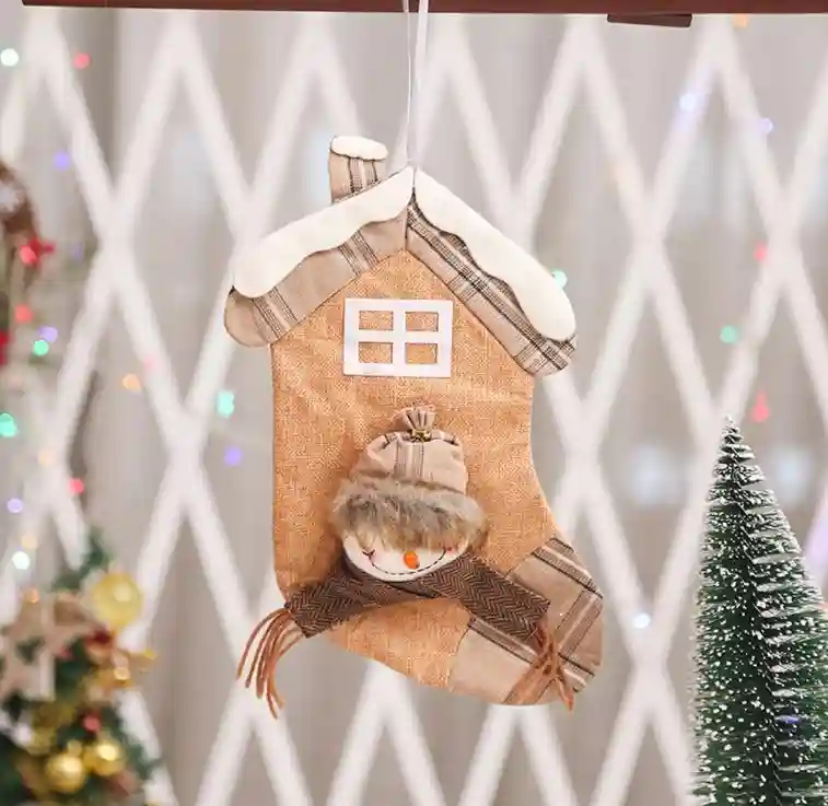 Cizmulita decorativa casuta – Om de Zapada