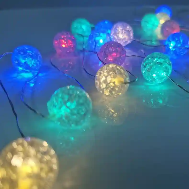 Ghirlanda Ploita cu Bile Decorative, 2.5 m, 100 LED-uri Multicolor