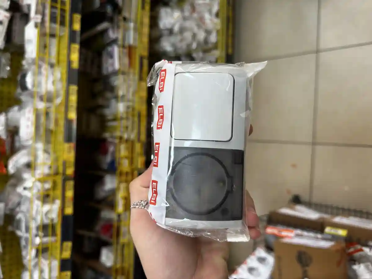 Intrerupator 1KL+priza ZK 554 011500 920 Eva