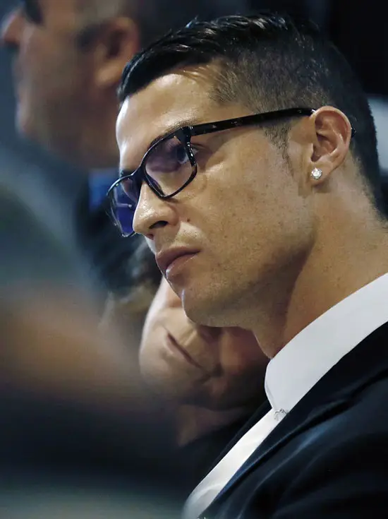 Cristiano Ronaldo a prezentat pe Instagram un filtru pentru încercarea ochelarilor