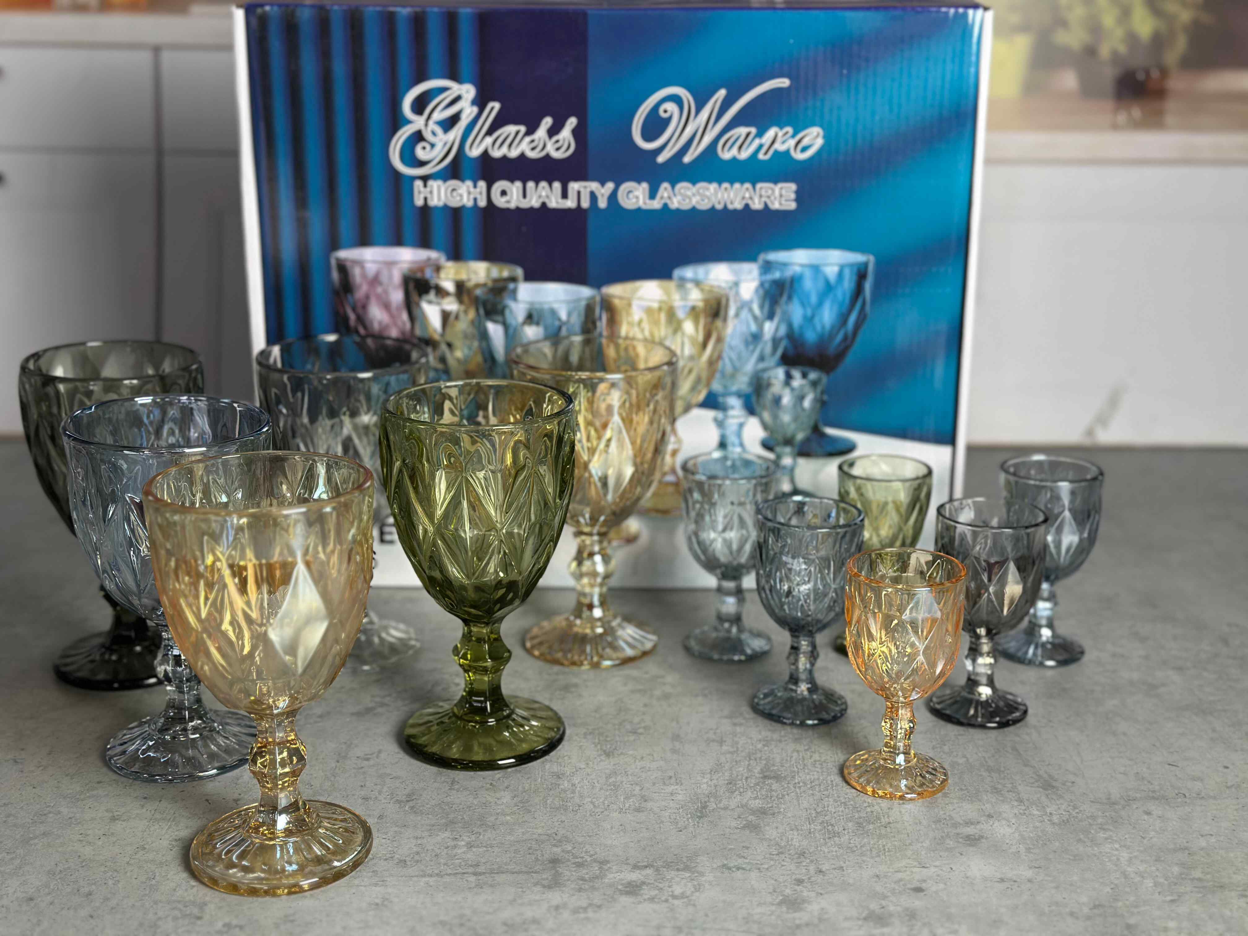 La o comandă de minimum 1500 lei pe site-ul nostru primiți cadou un set de pahare.