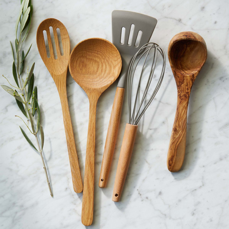 Accessories plastic and wood