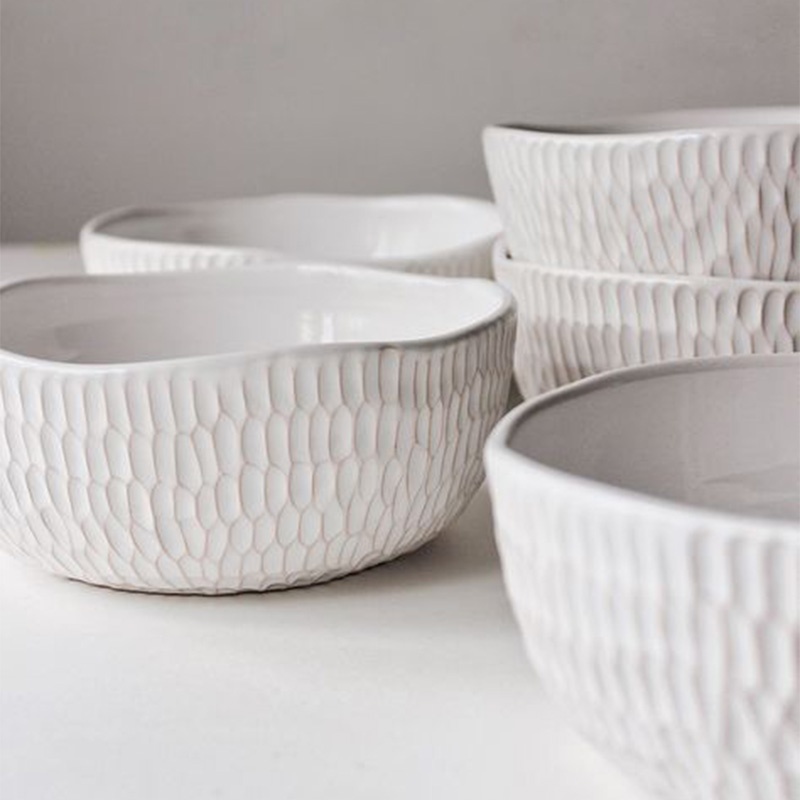 Чаши и салатницы