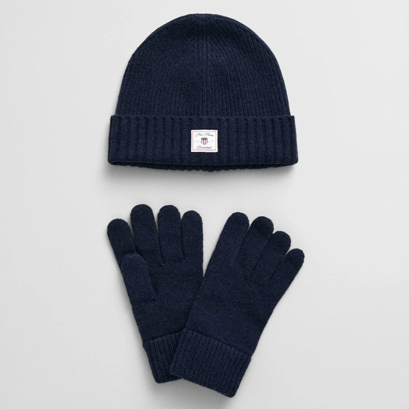 Manusi, caciuli si fulare