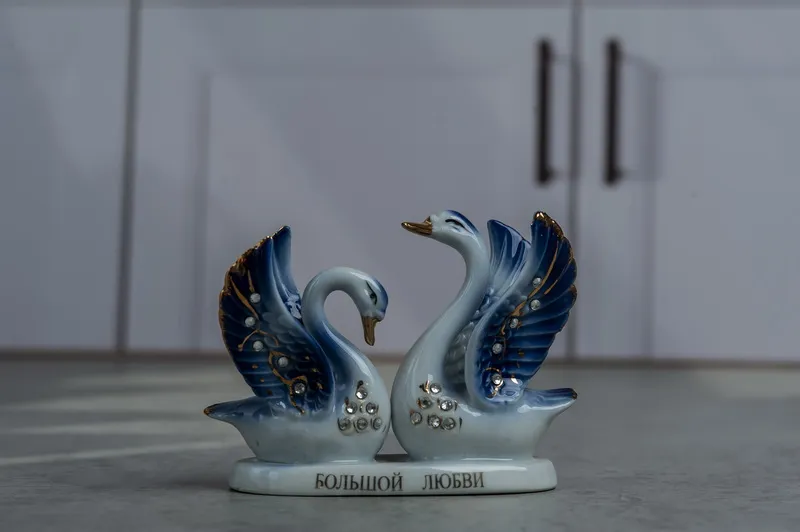 G145 Сувенир "Лебеди" 1/96