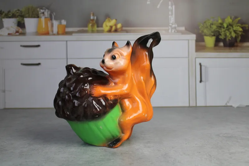 (1407) Белка с орехом №2 САД 32см 1/4