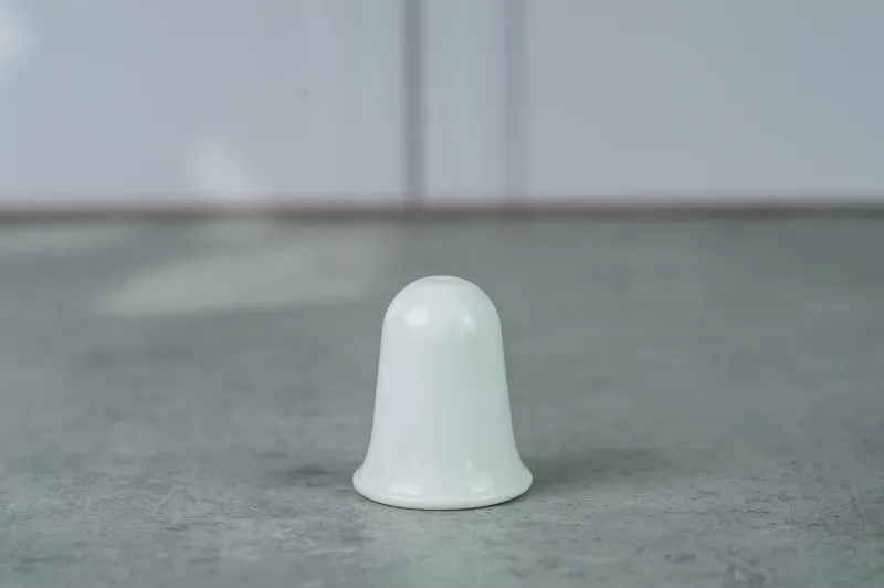 830 Salt shaker 1/60