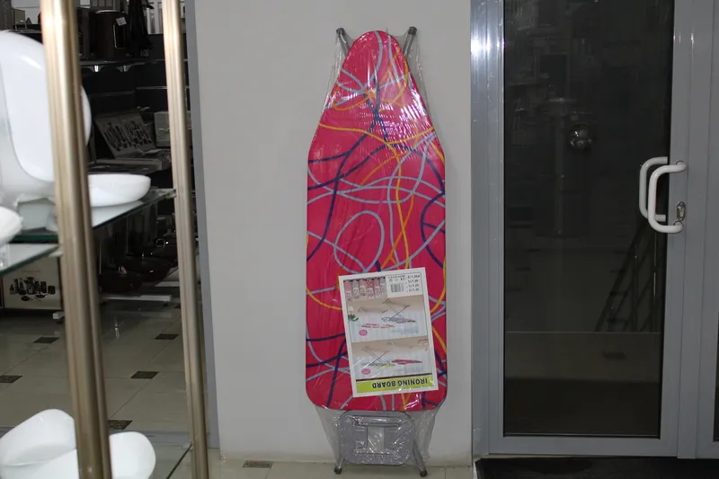 #84 SJ-01A4 Masa de calcat haine metalic 1/6