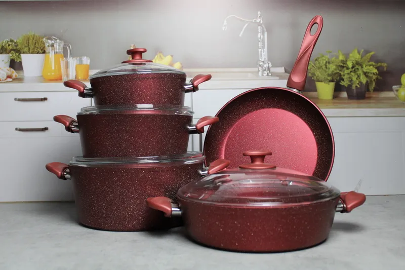 WM.SET.9 red, Н/Р 9 ПРЕДМЕТОВ: КАСТРЮЛЯ 20-24-28 СМ+ СОТЕЙНИК 28 СМ+ СКОВОРОДА 28 СМ 1/1