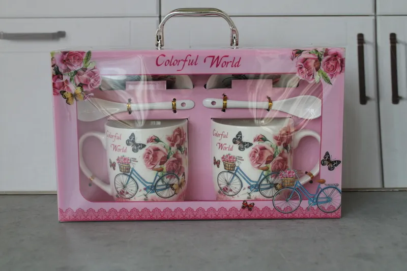 HK529 Set cadou 6pcs: 2 cani+ 2 linguri+ 2 capace 1/36