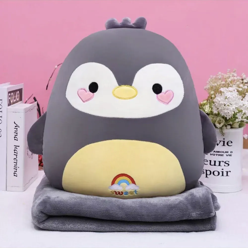 Jucarie din plus pinguin cu plapuma