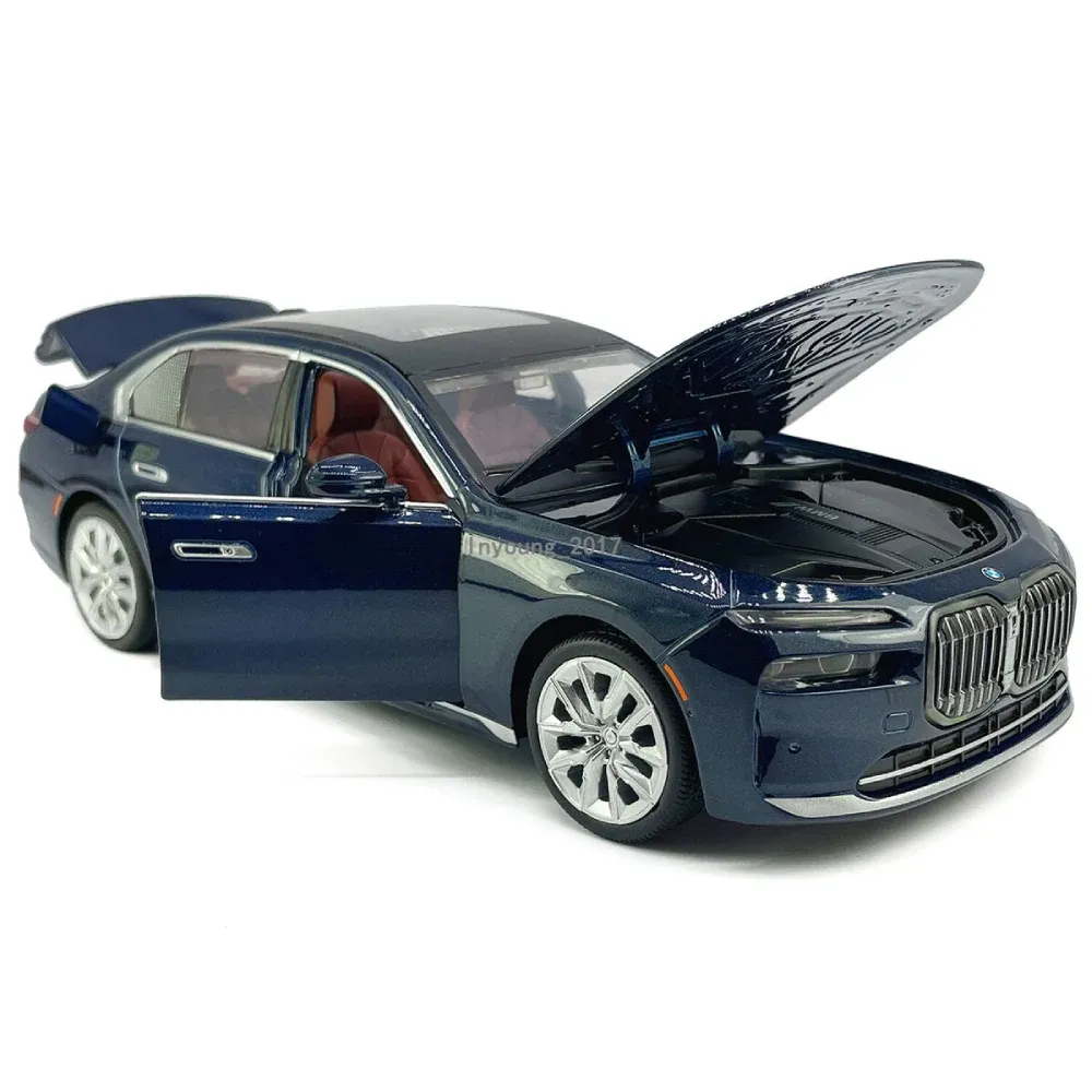 Литой автомобиль BMW i7, масштаб 1:24, синий, MSZ (68283A)