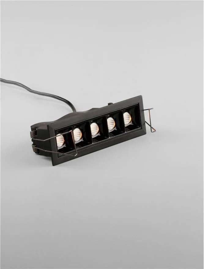 Spot Swan LED 10 W, 220-240 V, 849 lm, 4000K, IP32, UGR <16, CRI ≥90, aluminiu