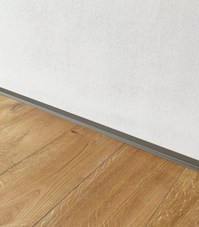 Profilul de plinta SL16X5mm16Х25Х2000ММ Titan C31