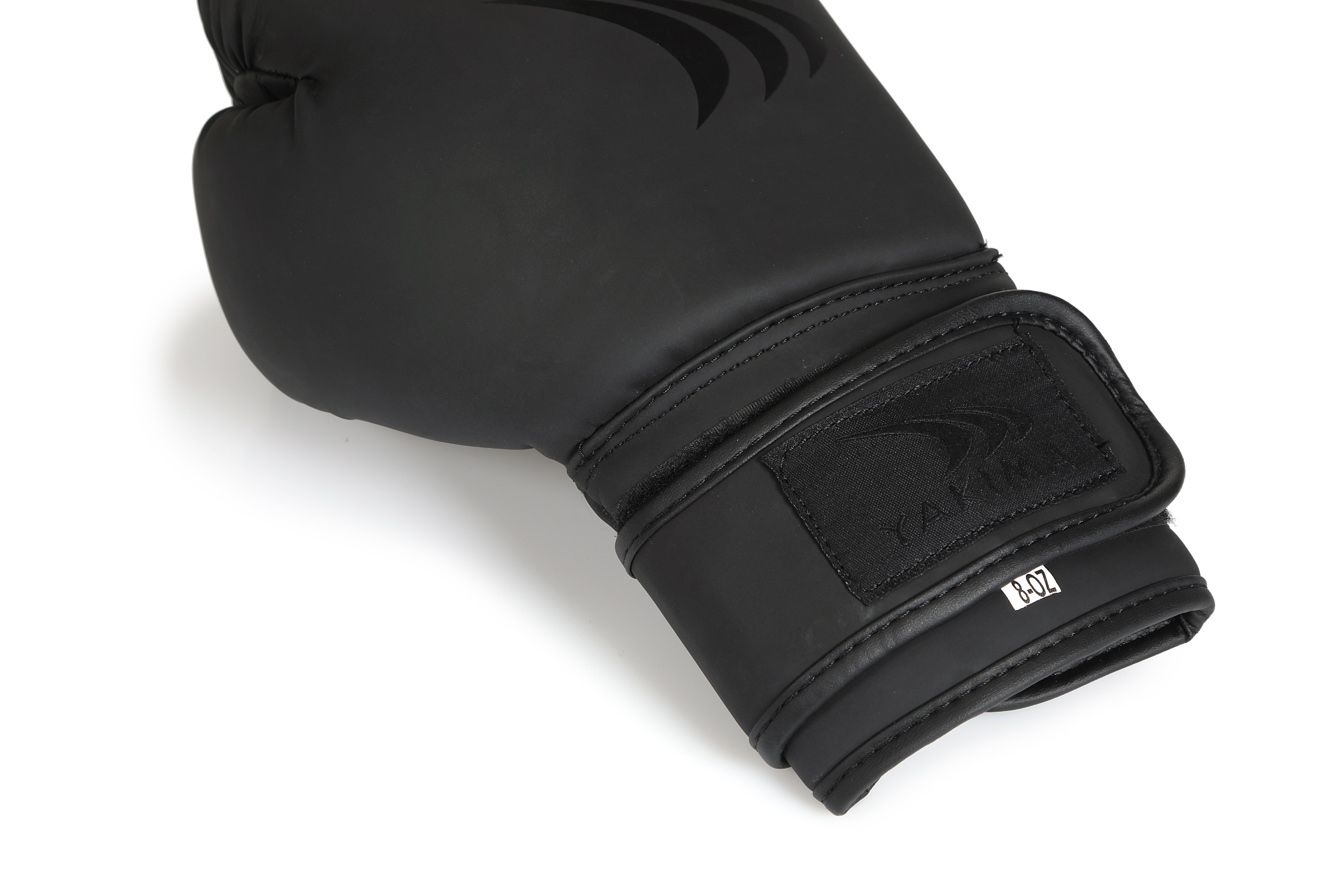 Manusi box 8 oz Yakimasport 100509 black/matt (6171)