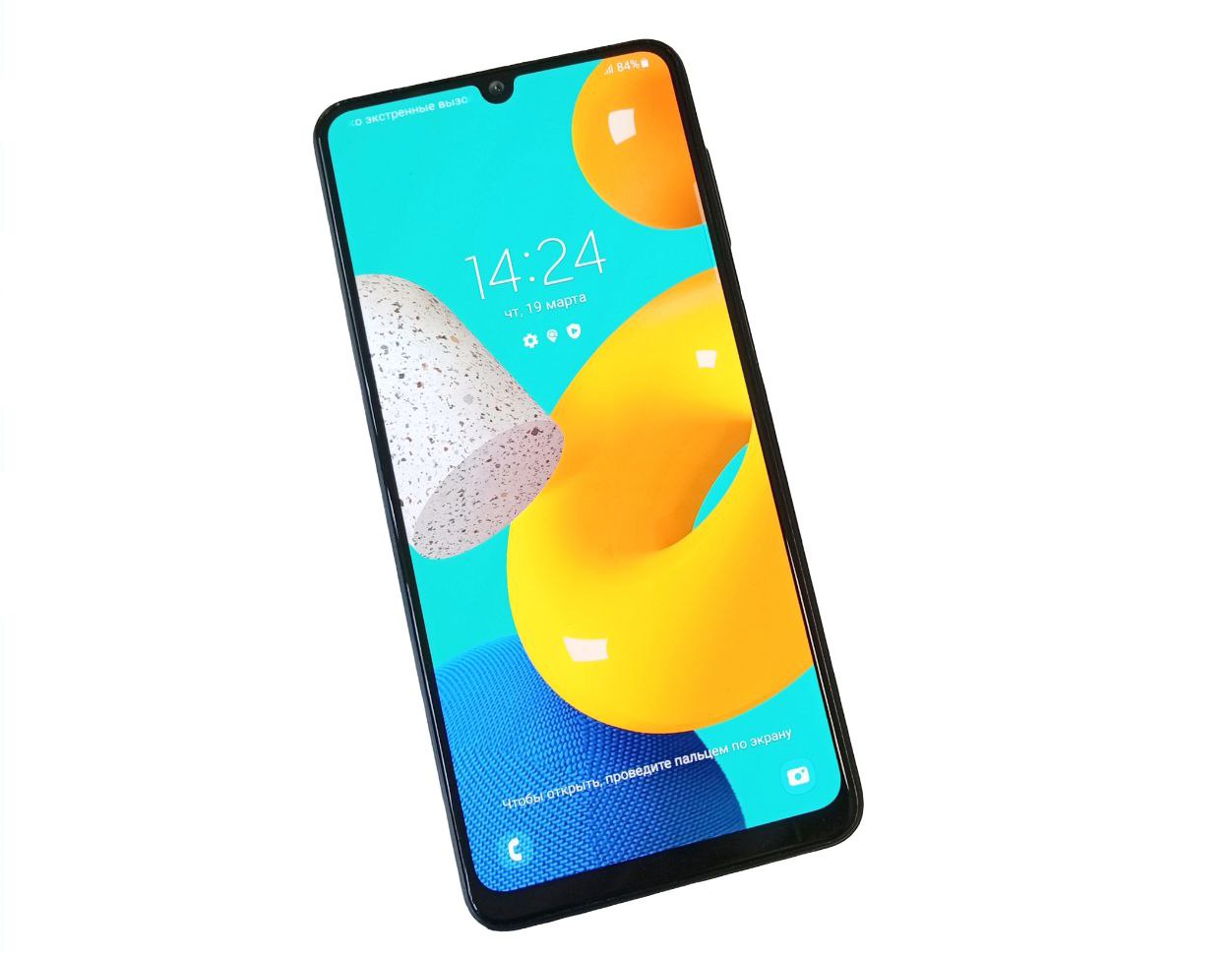 M325 M32 6 GB / 128 GB