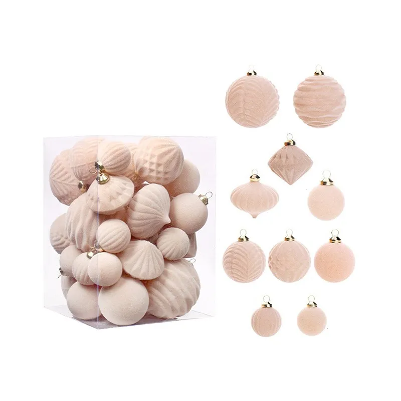 Набор из 35 елочных шаров