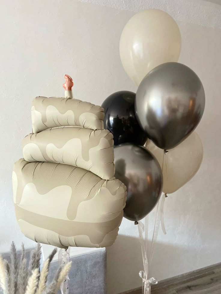 Фигурка Праздничный Торт