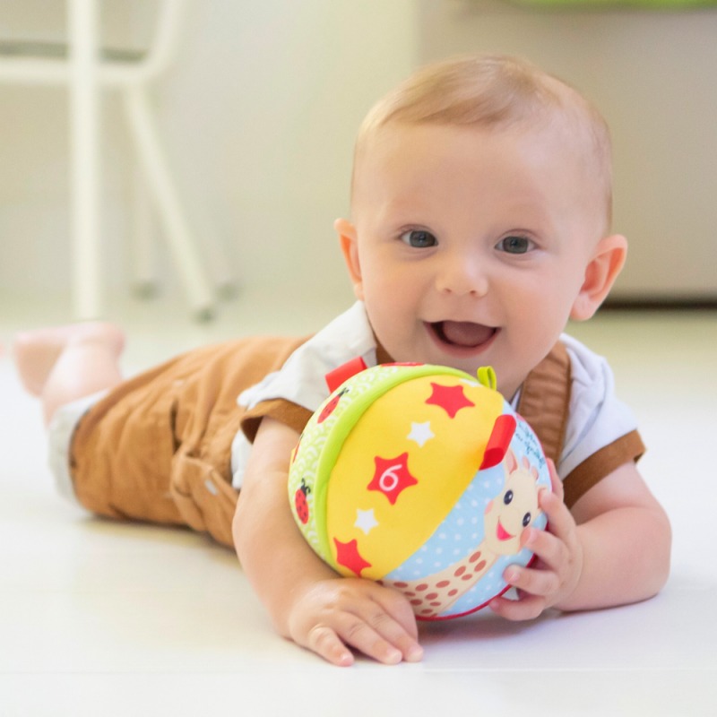 Prima mea minge muzicala Girafa Sophie