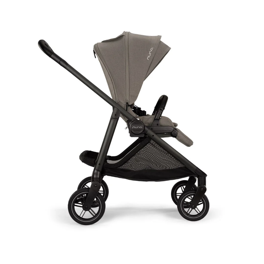 Коляска с поворотными колёсами Nuna Swiv Granite