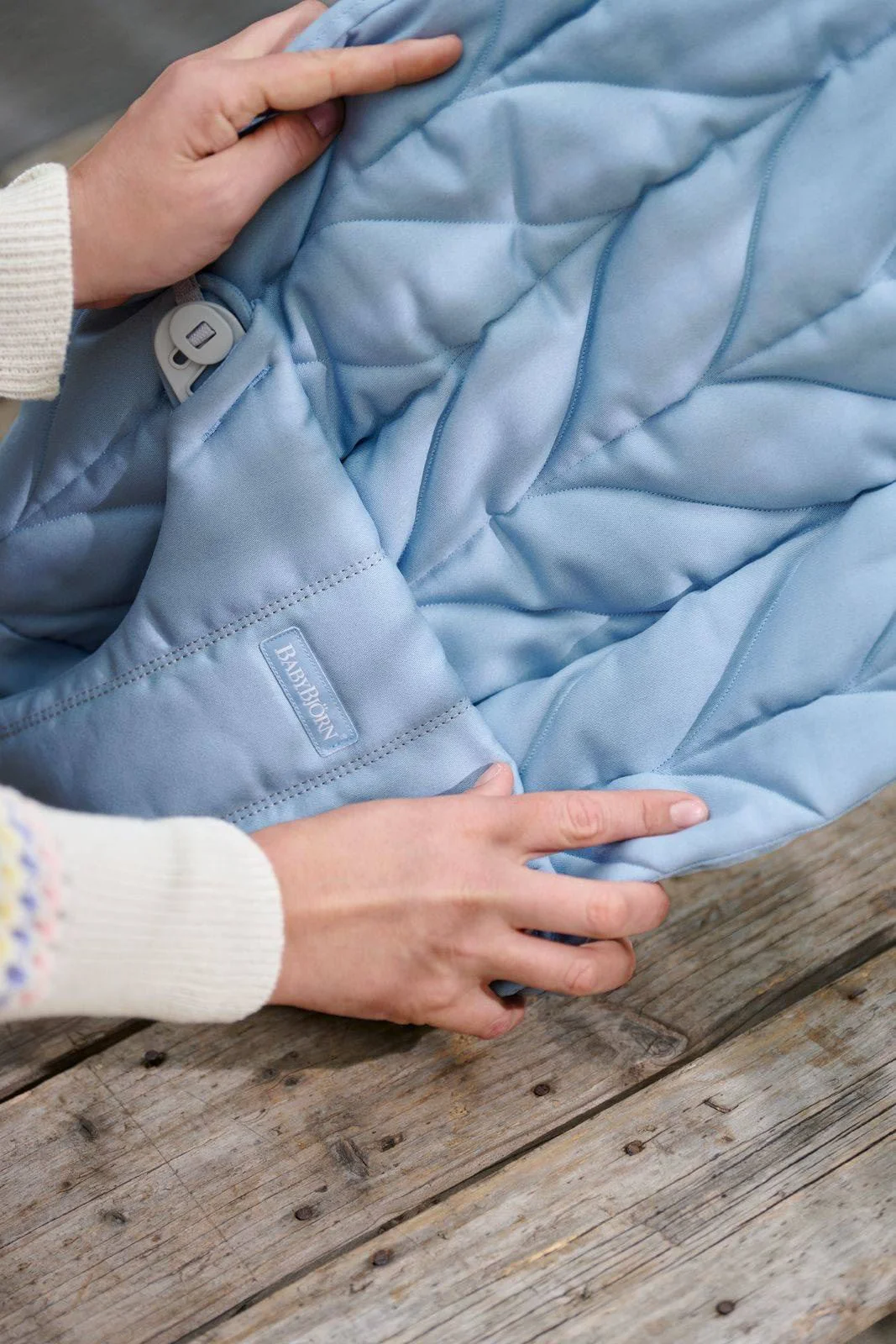 Кресло-качалка BabyBjörn Bliss Woven Petal Quilt Blue