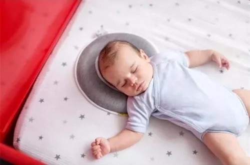 Perna ergonomica impotriva plagioencefaliei Babymoov Lovenest Plus Original Fresh Smokey