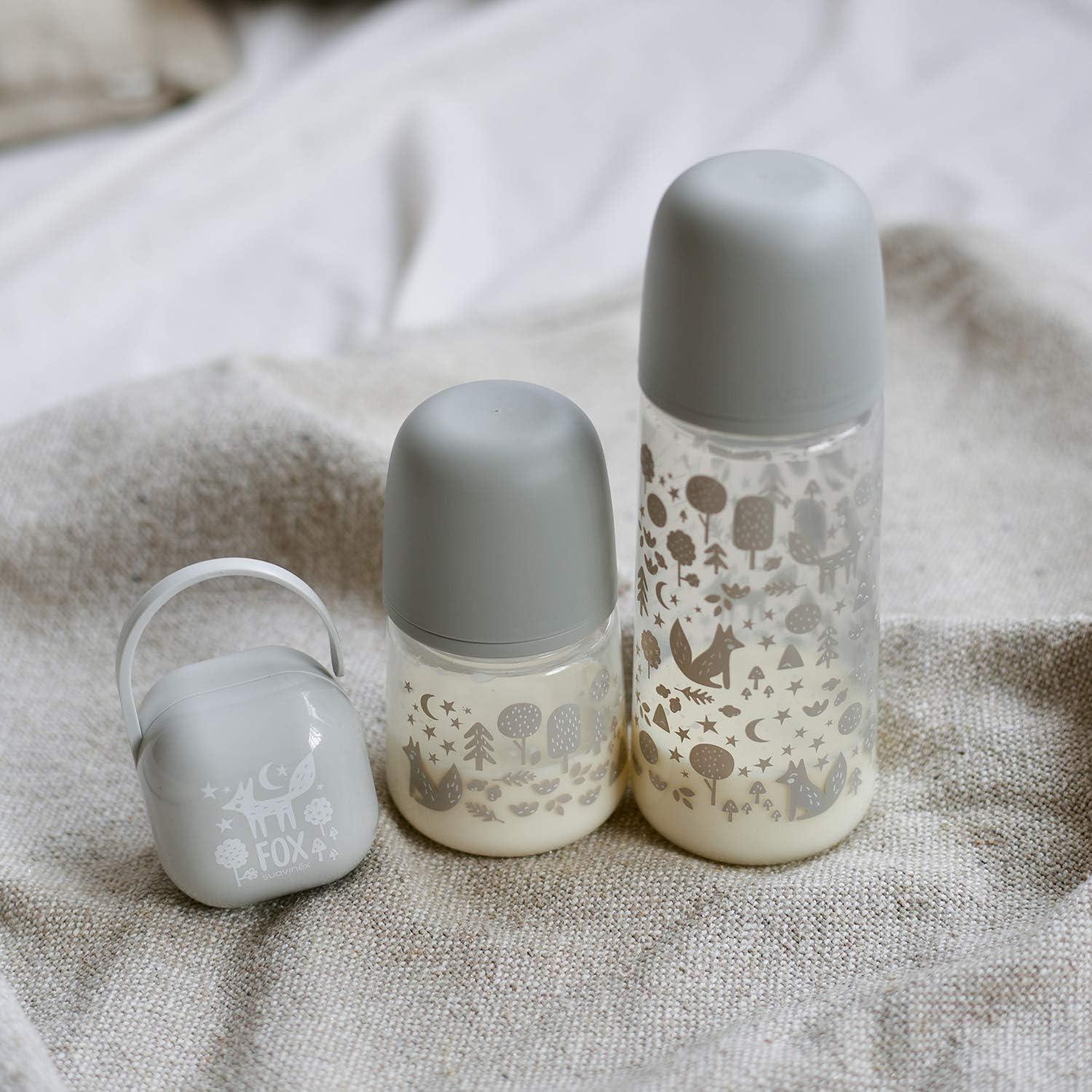 Biberon cu Tetina Anatomica Fox, Suavinex, 0+ Luni, Curgere Libera, Silicon, 150 ml, Gri