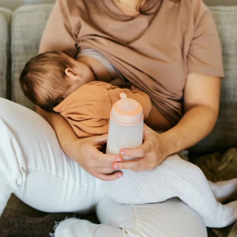 Антиколиковая соска с адаптивным потоком ZERO.ZERO™ / бежевый, 0+ месяцев, Suavinex