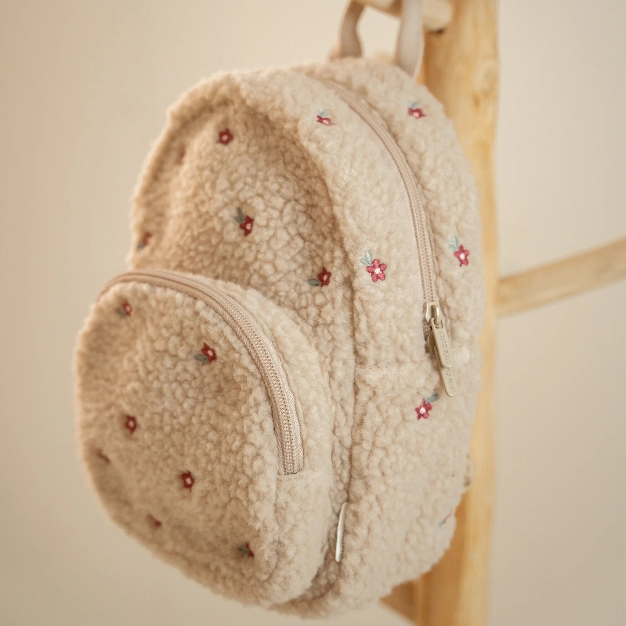 Rucsac din material teddy - Sand - Little Dutch