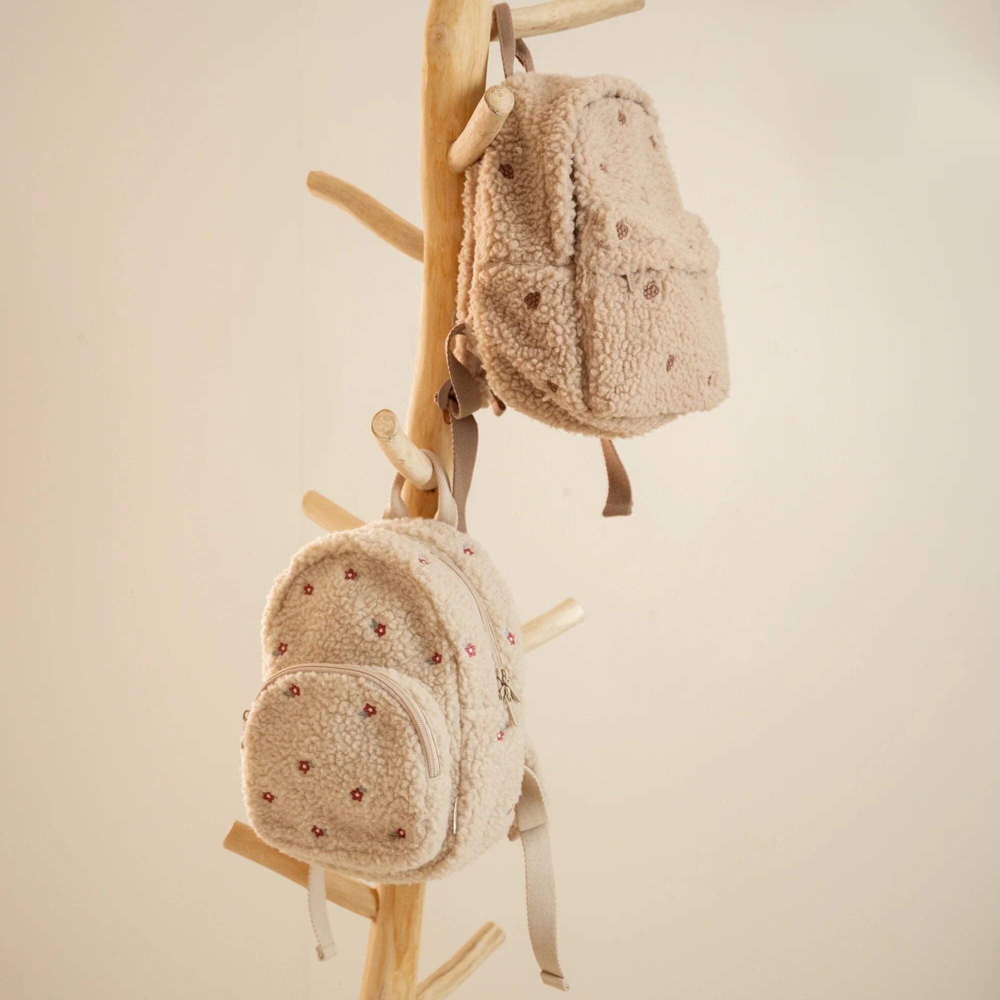 Rucsac din material teddy - Sand - Little Dutch