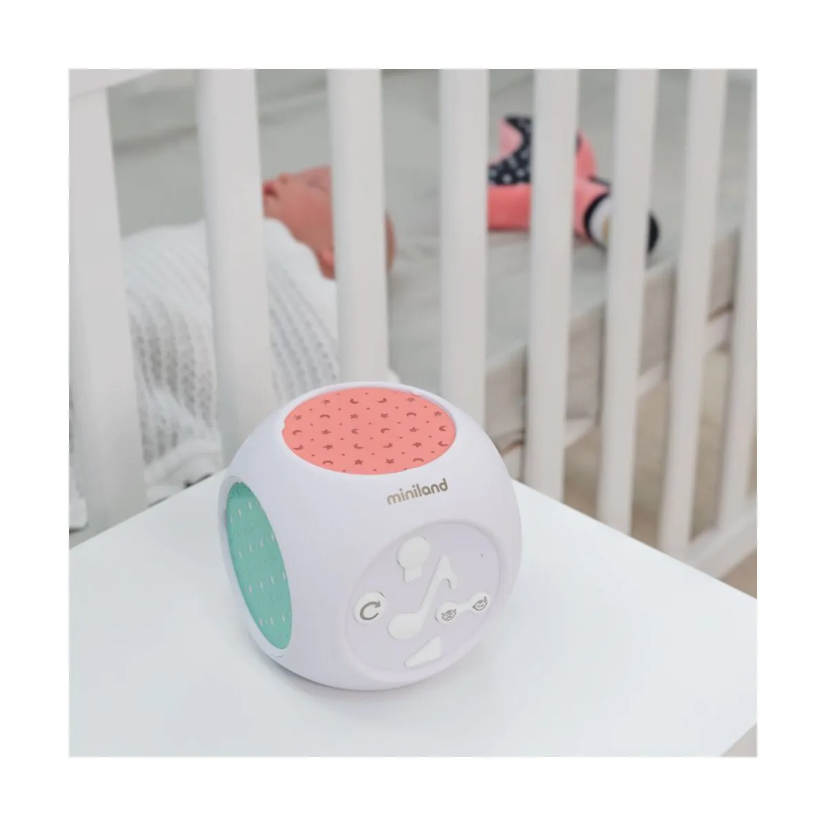 Proiector muzical cu lumină și sunete pentru bebeluși Miniland Dreamcube Magical