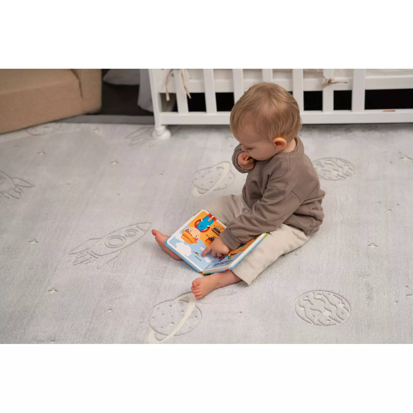 Saltea de joaca cloud glow in the dark – planete 170 x 120 x 2.5 cm - Hakuna Matte