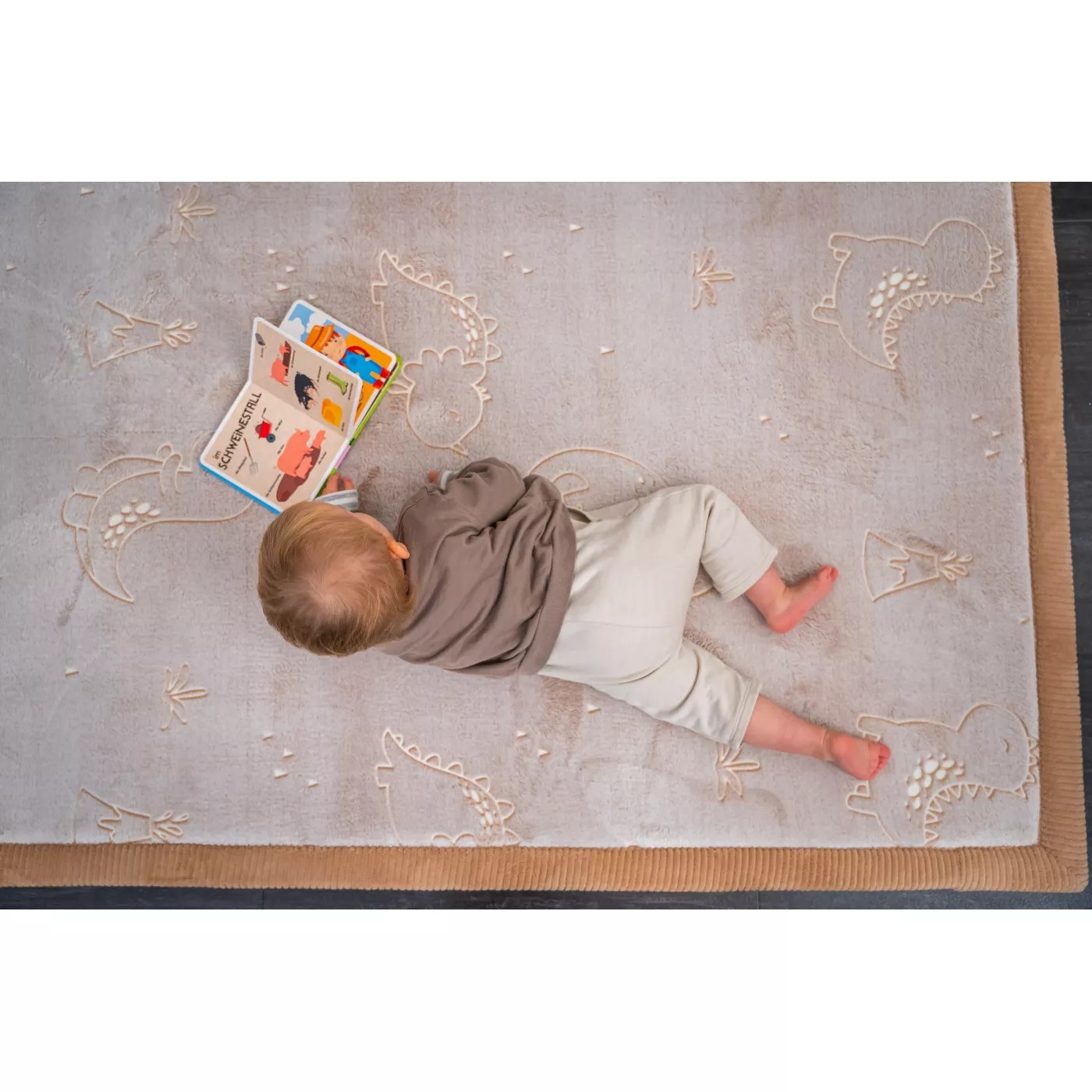 Saltea de joaca cloud glow in the dark – dinozauri 170 x 120 x 2.5 cm - Hakuna Matte