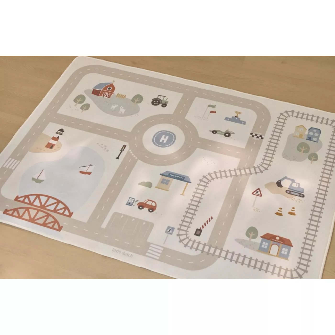 Игровой коврик с автомобильной тематикой - Little Dutch 6