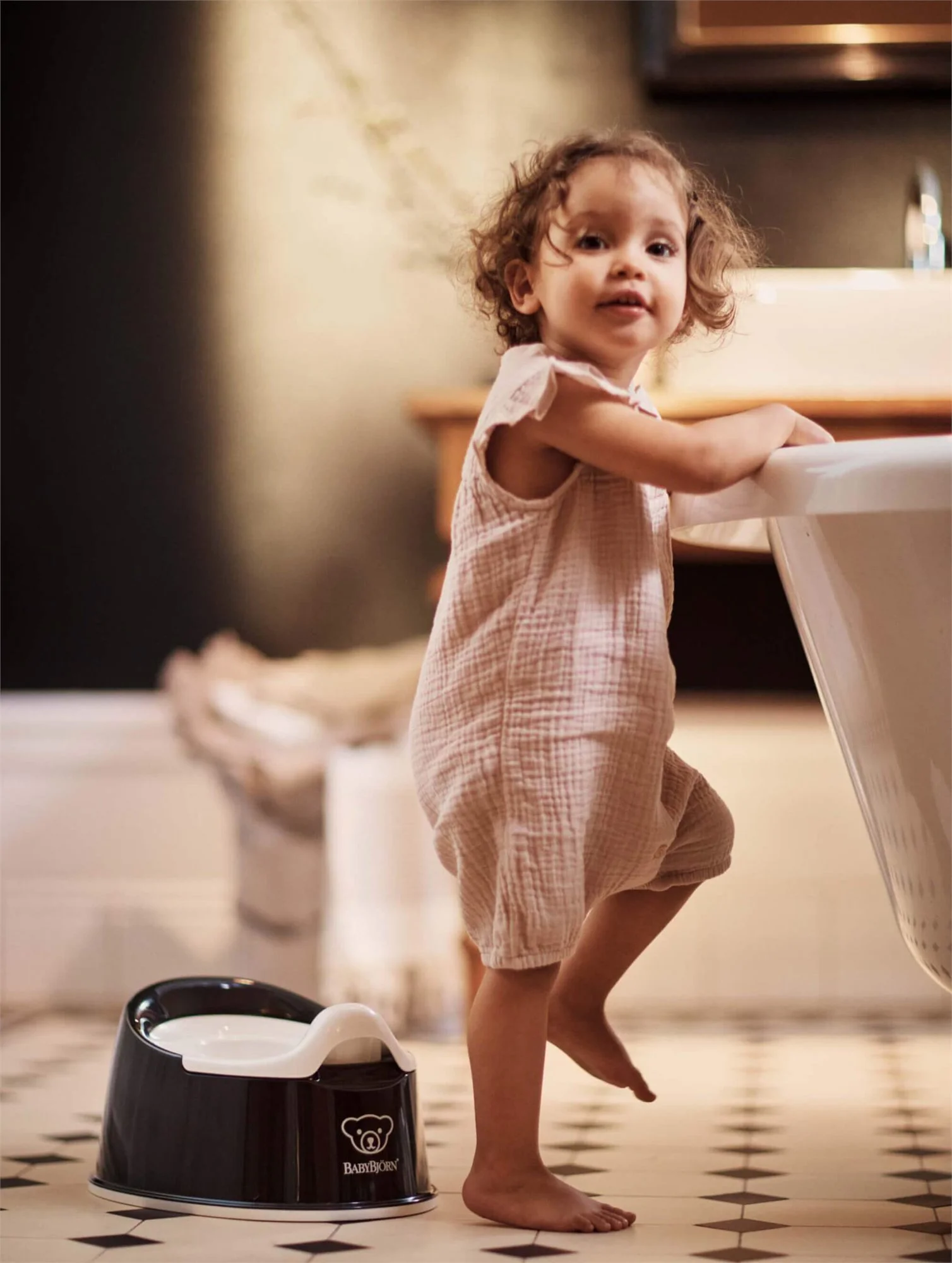 Olita BabyBjorn Smart Potty Deep Black/White